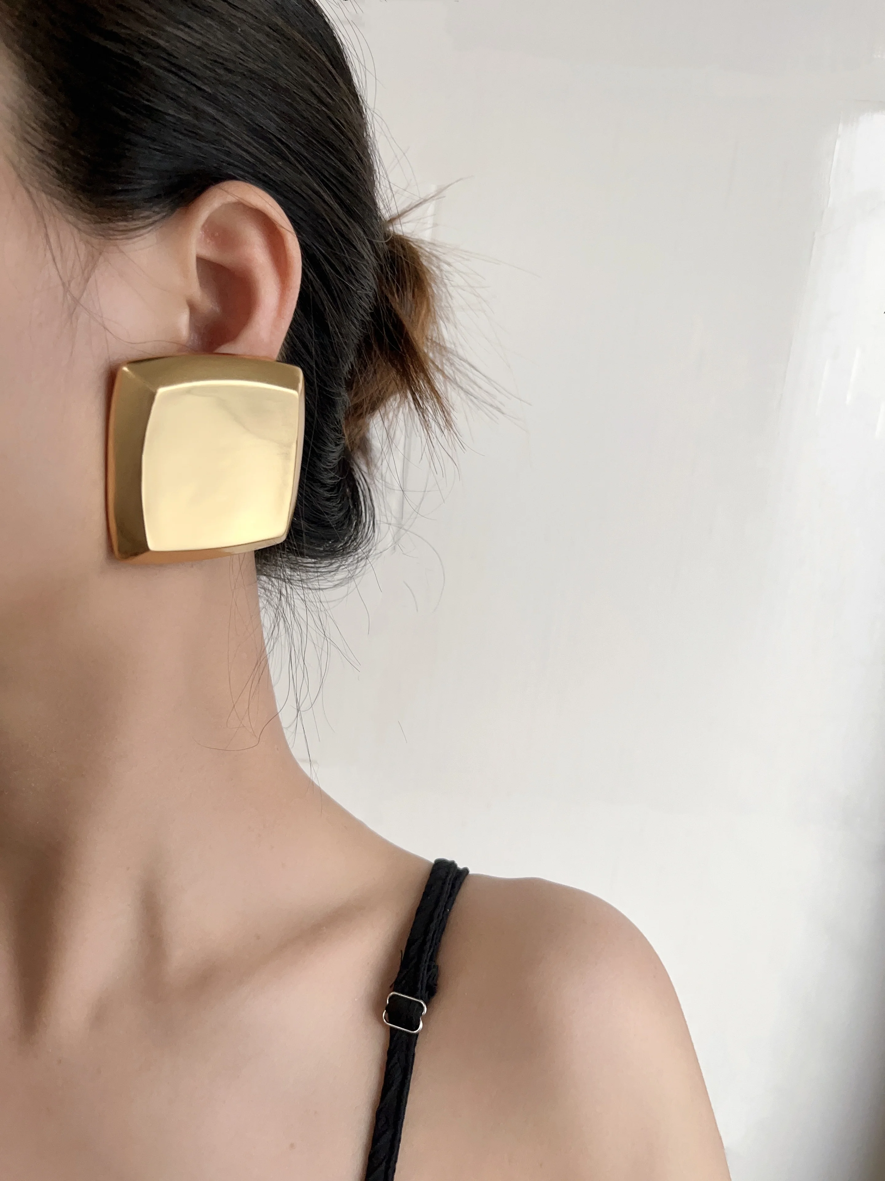 2023 New Simple Stud Earring Exaggerated Large High-end Geometric Square Copper Matte Metal Trendy Earring for Women Jewelry