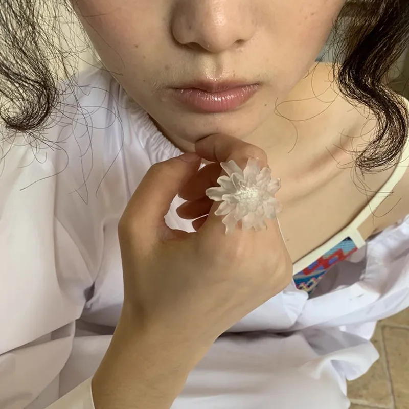 HUANZHI White Transparent Frosted Resin Flower Ring Simple Y2K Versatile Jewelry for Women Personality Exquisite Party Jewelry