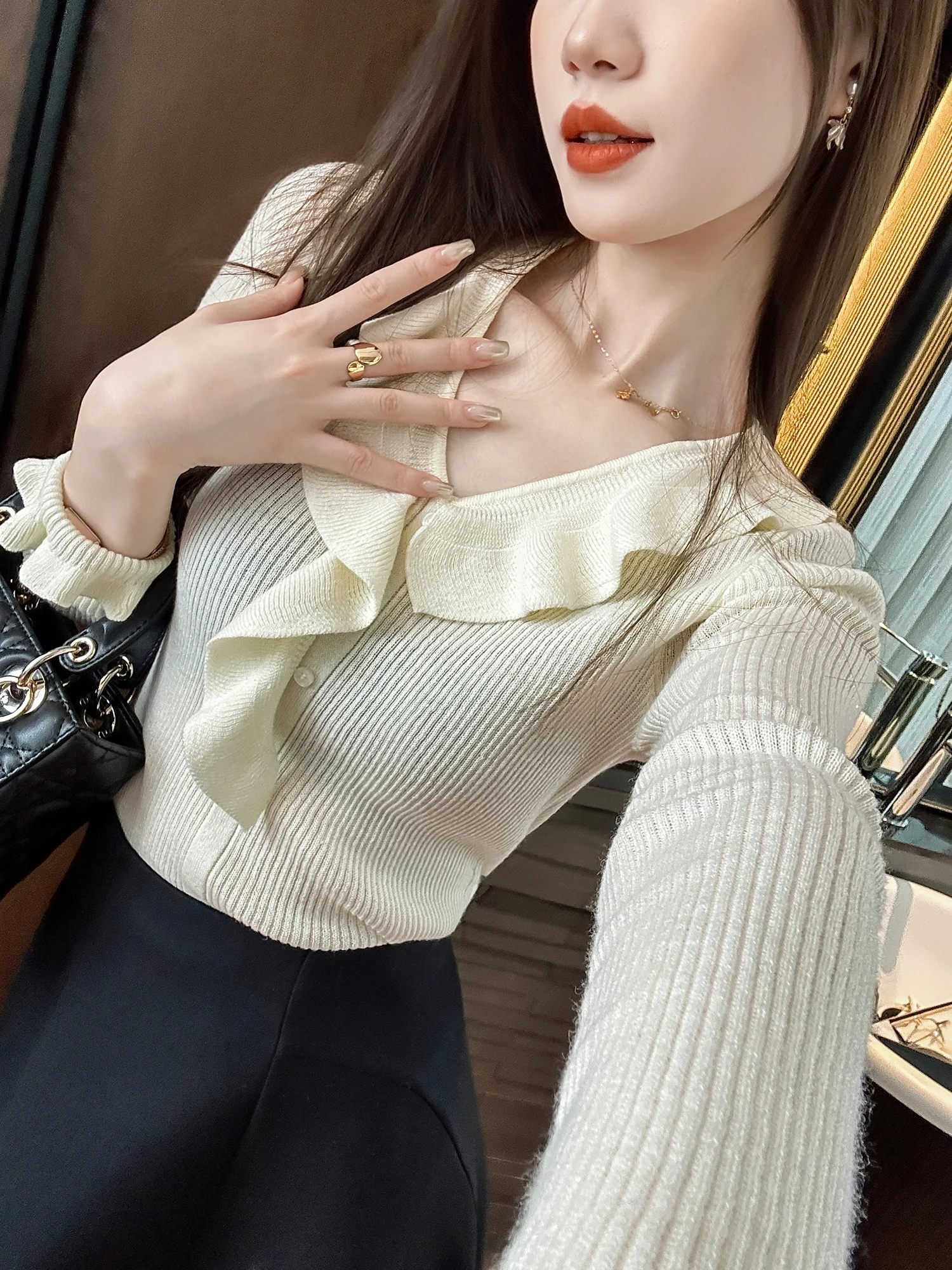 

Женский шерстяной вязаный топ с V-образным вырезом, приталенный, с отделкой, повседневный, длинный рукав, мягкая ткань, осенний модный топ