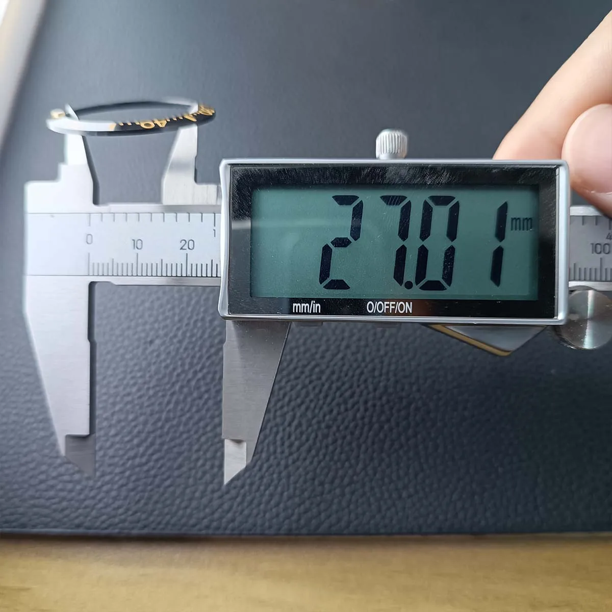 Inserto lunetta in ceramica inclinata 33,65 mm * 27 mm Parti di ricambio per orologi