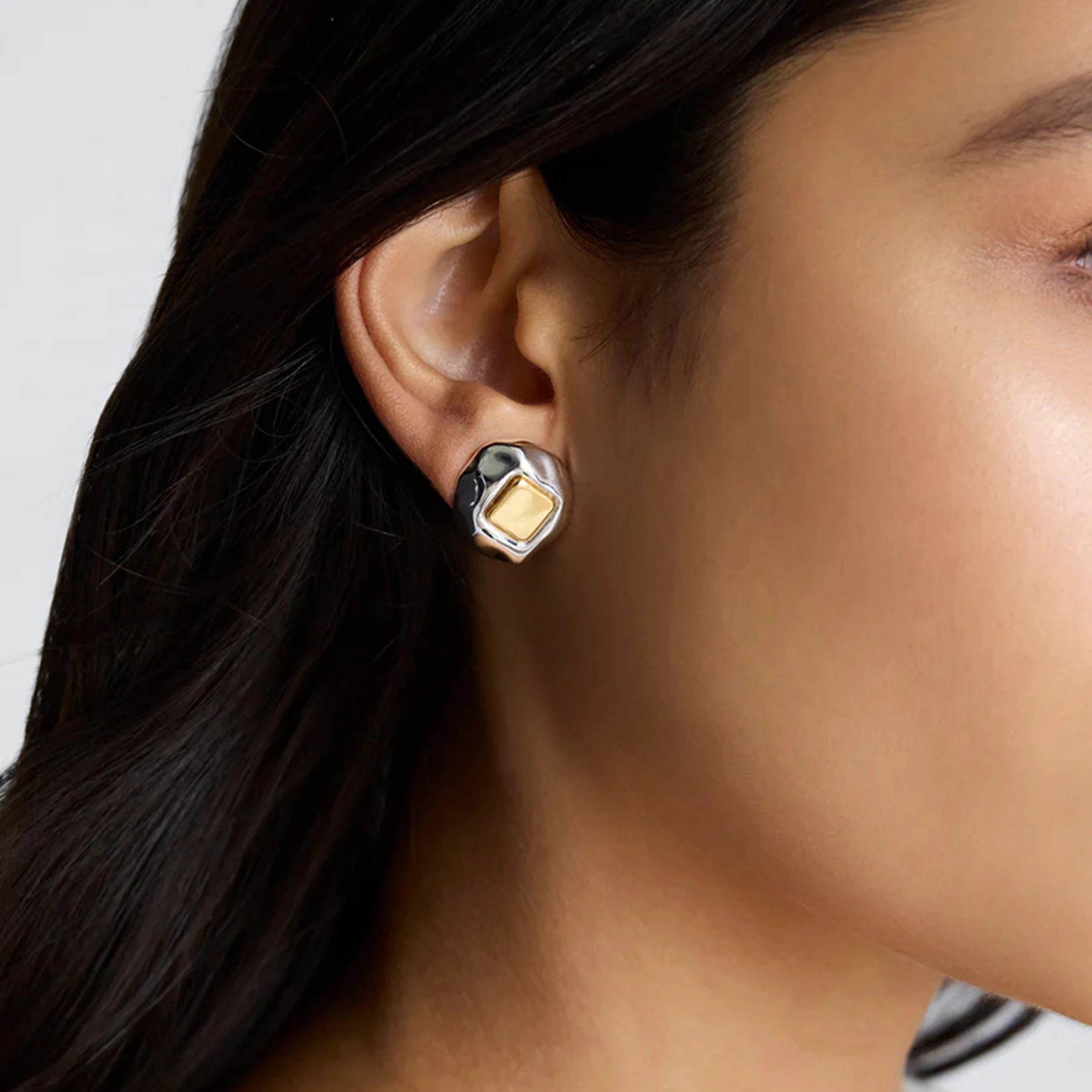 

AIKOER Minimalist 18K Gold Color Plated Stainless Steel Two tone Round Earrings Liquid Metal Earrings Women's Accessories