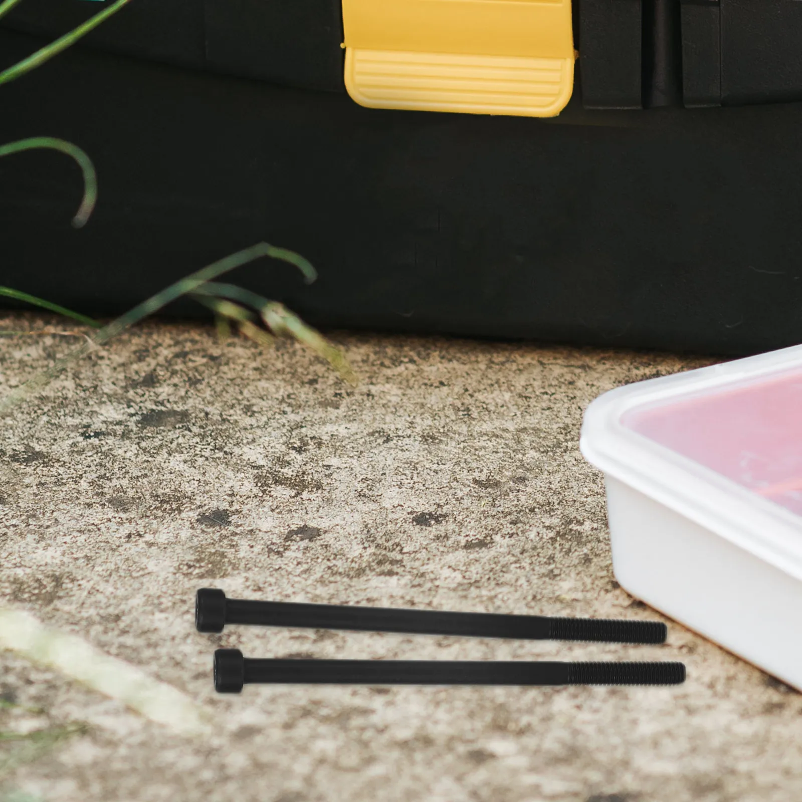 

2 комплекта болтов для глушителя бензопилы, комплект прокладок из углеродистой стали, запасные части для садового инструмента, прочные ремонтные принадлежности