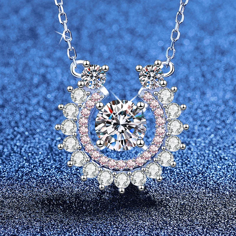 

Platinum PT95018k Gold Pendant Moissanite Necklace, Fashionable Horseshoe Light Luxury Full Diamond Temperament Necklace