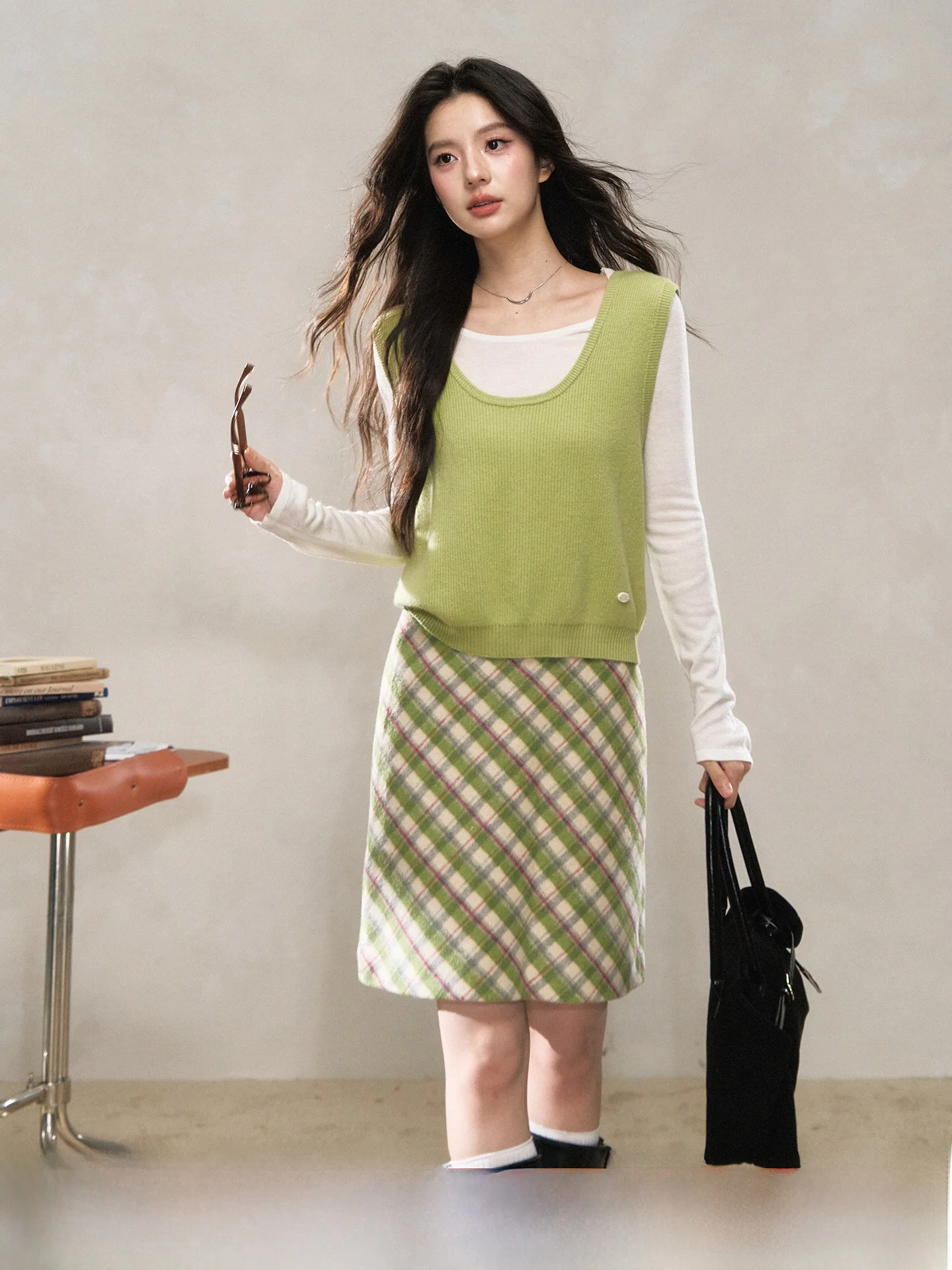 

Sli Unique Svel Women's Vest Faionable Beautiful Wildberry Plum New Autumn Collection U-Neline Regular Length