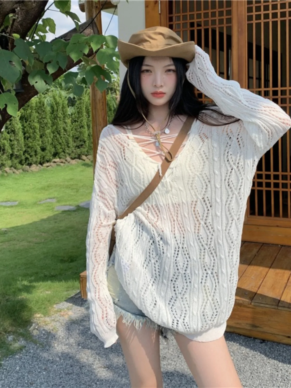 

White Knitted Long Sve Hollow out Light Weight Women's Top Summer Thin Sun Protection Dopane Sle V-Ne Pullover