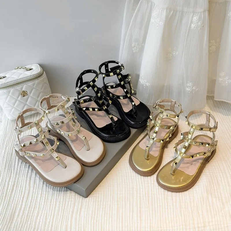 Summer children's beach shoes  2026 new style girls' Roman-style sandals with shiny rivets - classic vacation soft-soled sandals
