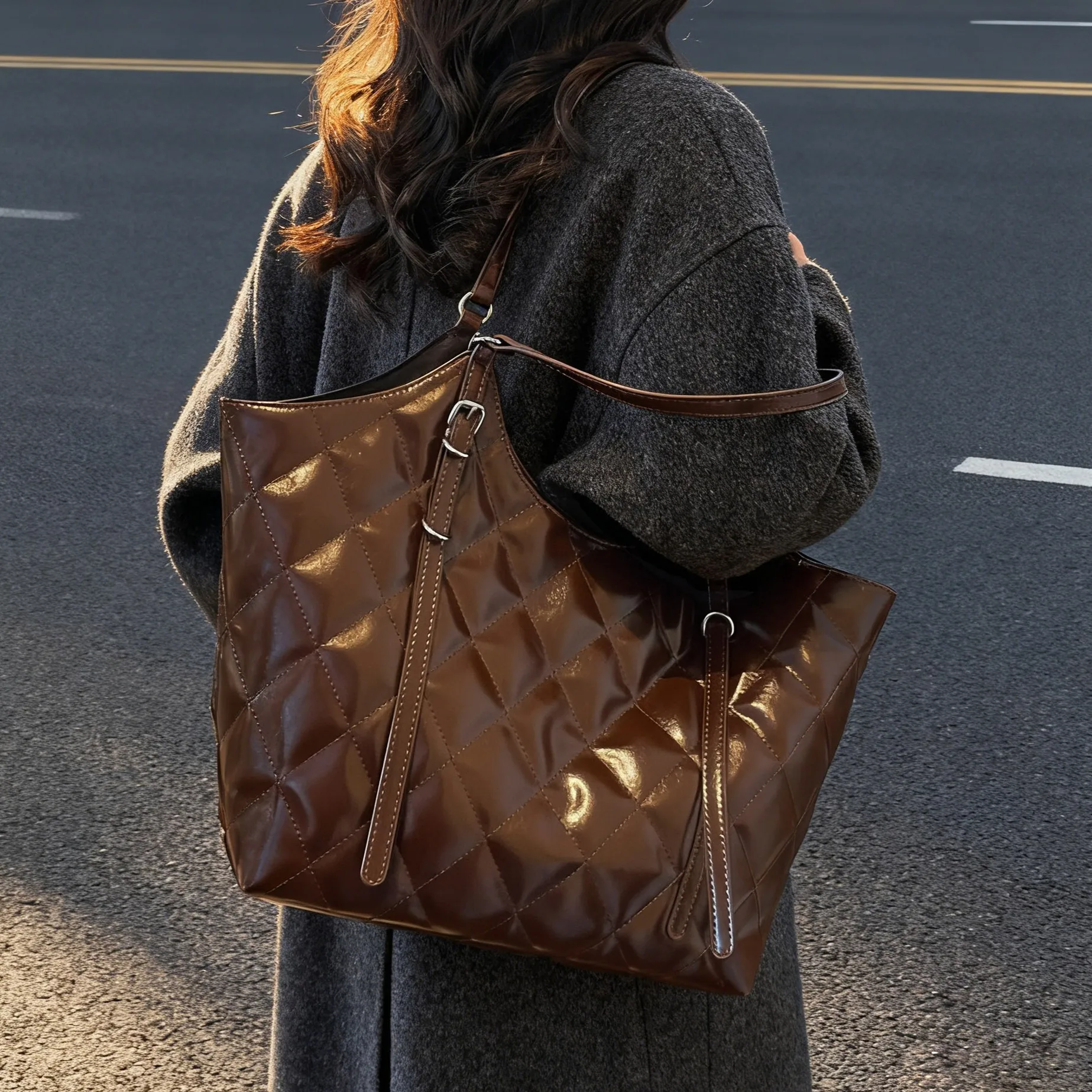 

Classic Women's Single Shoulder Tote Bag Large Capacity Diamond Design Commuter Underarm Bag Soft Leather Ladies Bag Purse