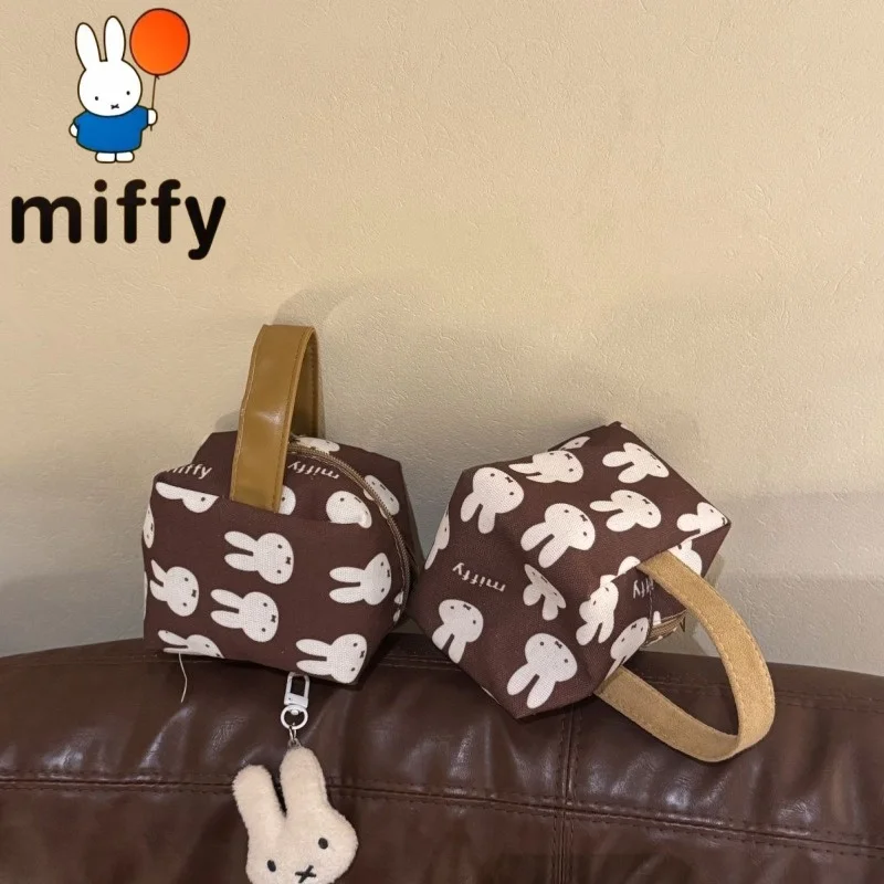 

Серия Miffy Rabbit: Милая и креативная косметичка с мультяшным принтом, модная, вместительная, портативная, из холщовой ткани.