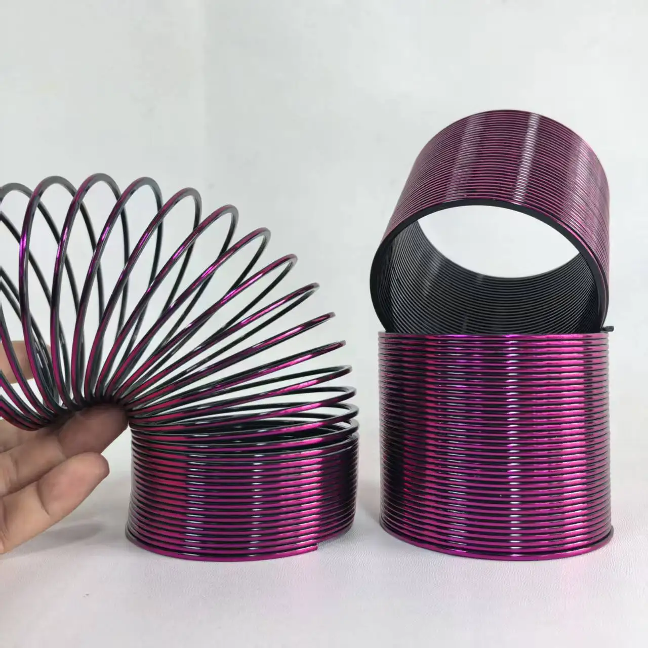 

1/3/6pcs Purple Rainbow Spring Toy, stretchable & stackable. Safe, durable, ideal for parties & gifts.