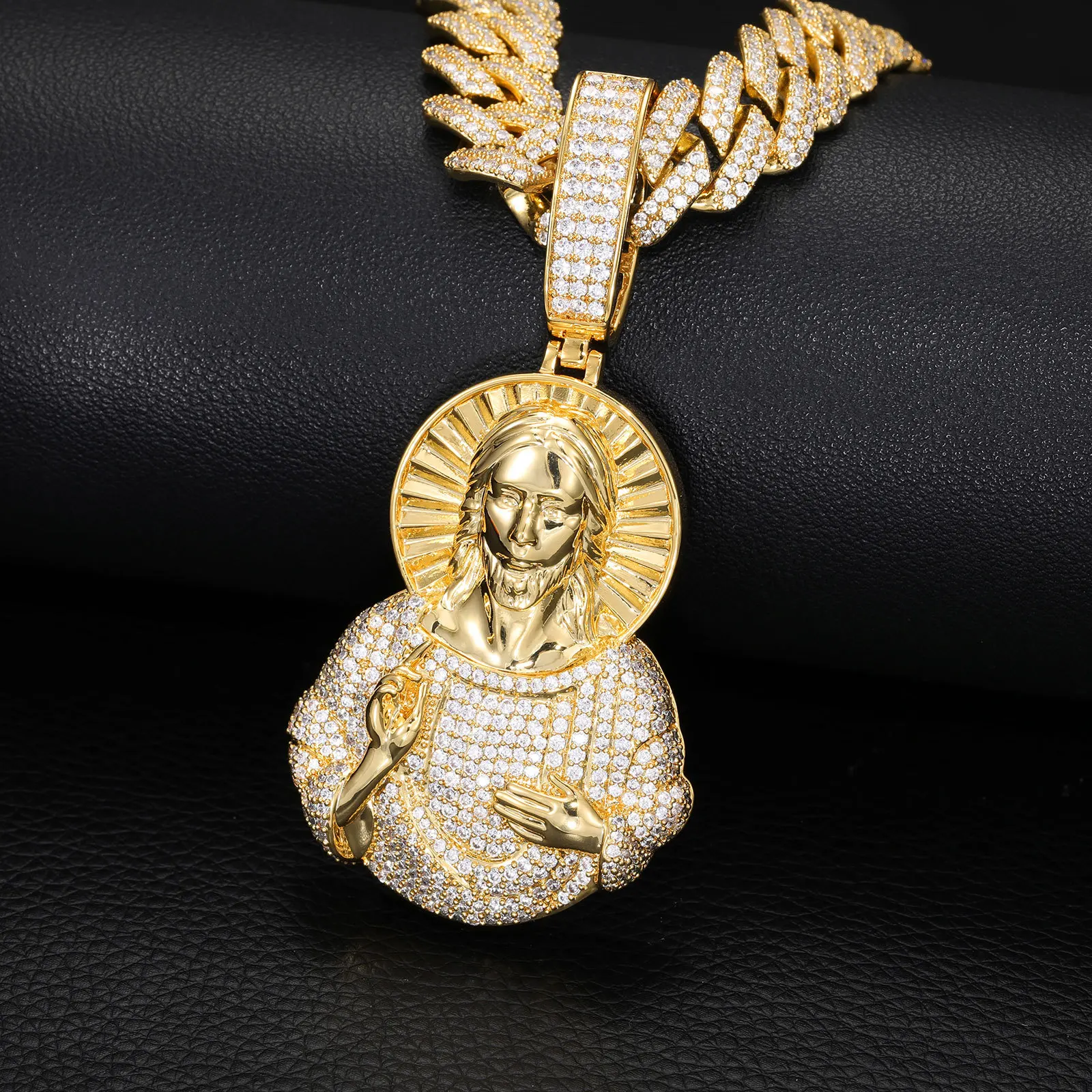 Hot Selling Iced Out Saint Necklace Hip Hop Rapper Style Full Zircon Half Body Portrait Pendant Streetwear Nightclub Accessory