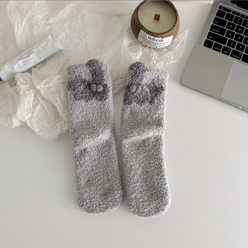 Herbst und Winter Modische Warme Korallen Fleece Mitte Rohr Socken Hause Boden Socken Frauen Neue Nette Blume Plüsch Socken