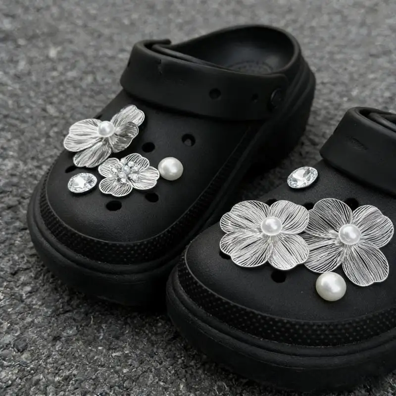 Luxuriöse Metall-Blumen-Clogs-Accessoires Sommer 2026 DIY Perlen Designer Schuh-Charms Set Französische Retro Damenschuh-Dekorationen – Detail 6
