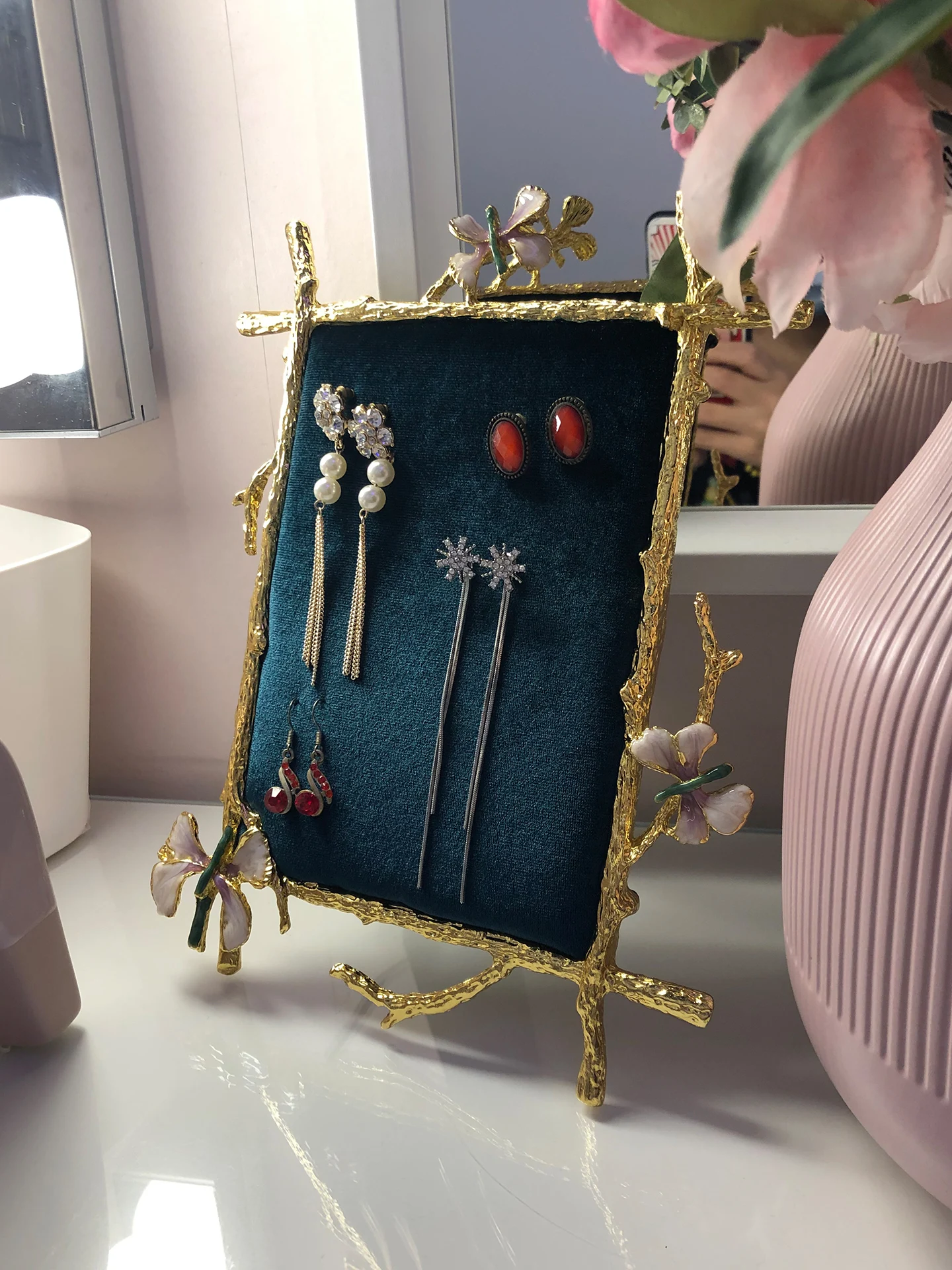 elegant-vintage-jewelry-display-stand-necklace-earring-holder-bedroom-decorative-storage-rack-photo-prop-metal-material