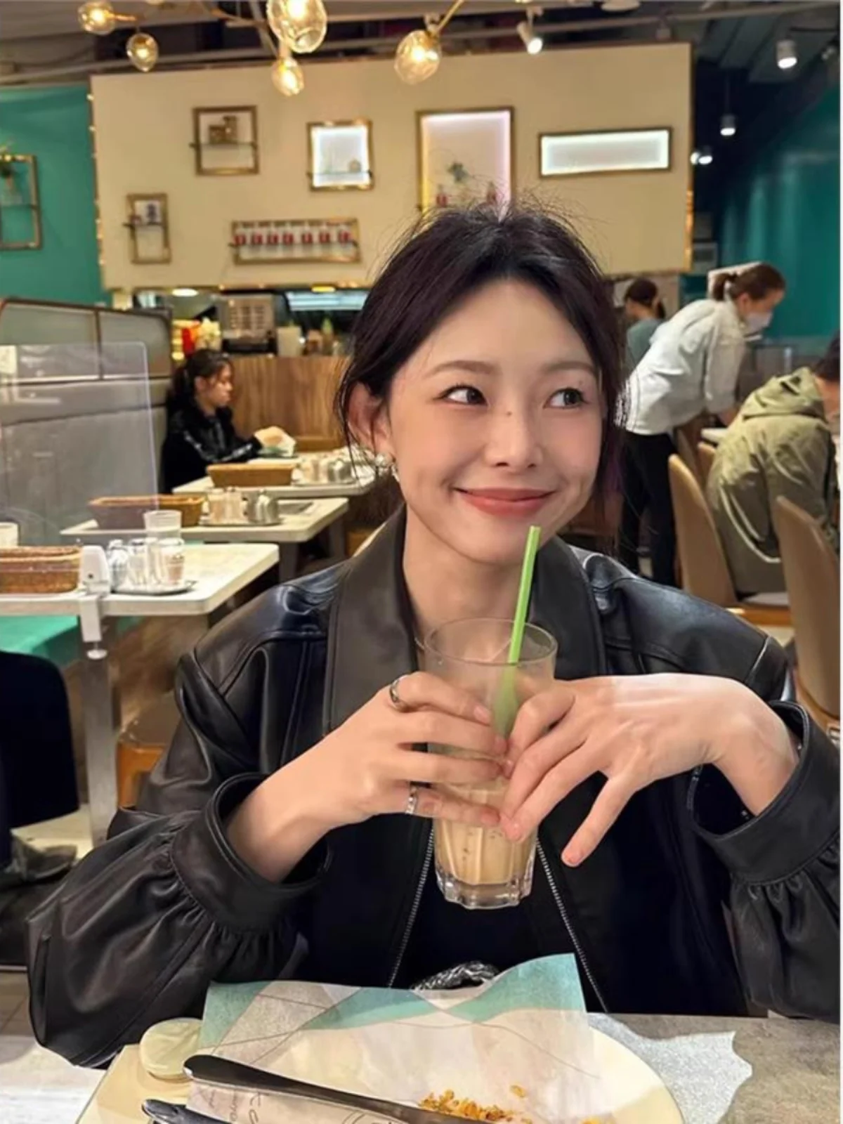 블랙 숏 가죽 재킷 2024 가을 신상 캐주얼 아메리칸 레트로 스몰 사이즈 여성 프리미엄 고급스러운 패셔너블 코트