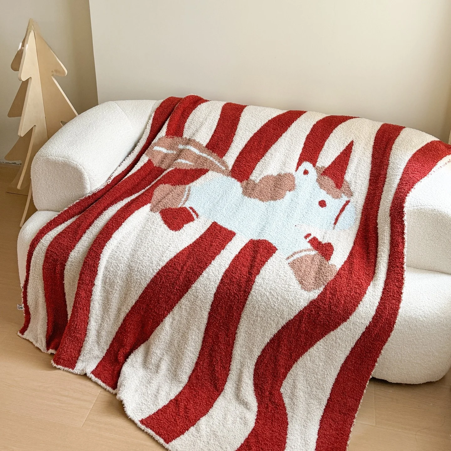 

Half-velvet Warmth Blanket Striped Ins Style Red for Nap Office Sofa Cover Blanket Polyester Fiber Four Seasons Universal