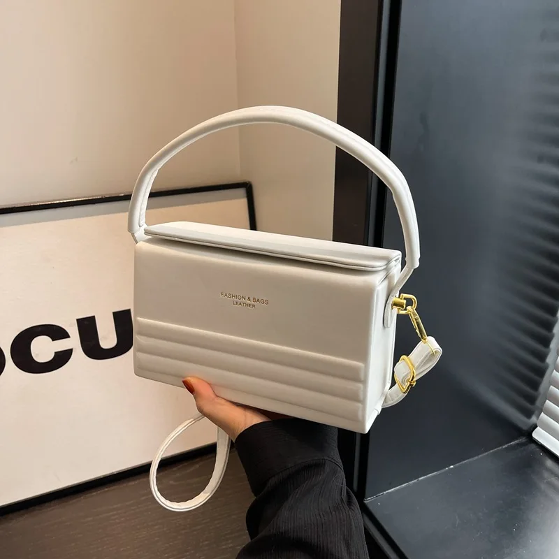 حقيبة صندوق شتوي، محفظة مربعة بسيطة للنساء، حقيبة كروس مدمجة من النهار إلى الليل، حقيبة كتف أنيقة ​