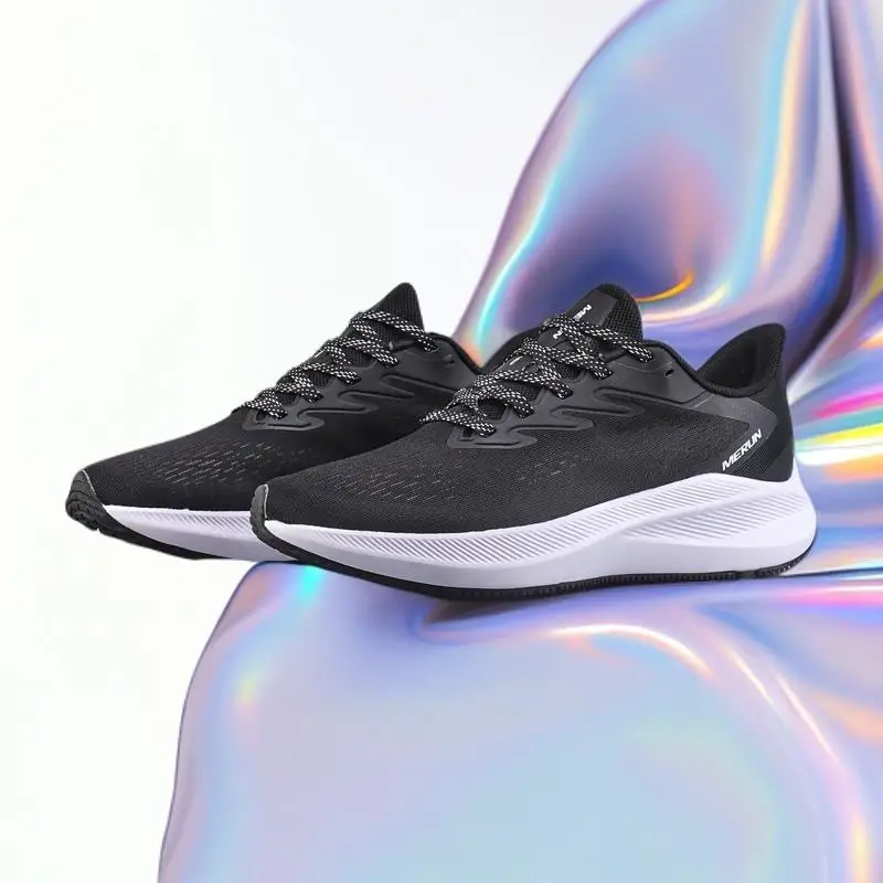 

Высокоэстетичные, износостойкие и амортизирующие кроссовки доступны в нескольких цветах для комфорта2.