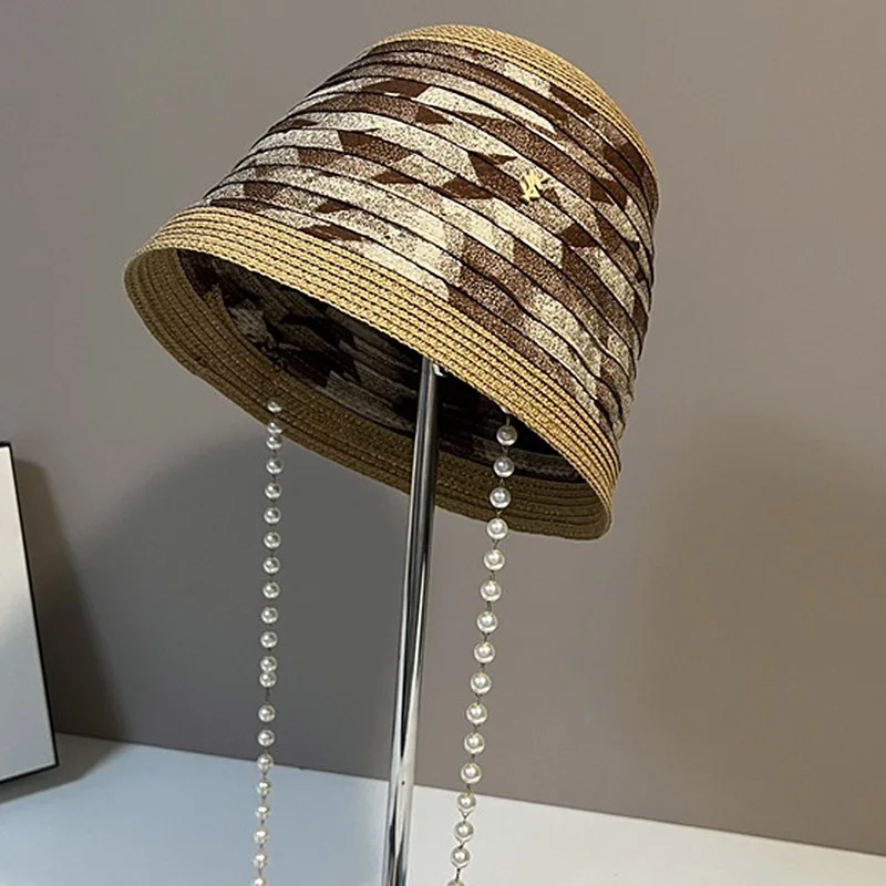 Luxury Straw Bucket Hats Pearls Chain Sun Hat for Women Wide Brim Beach Hat Summer Hat Striped Patchowrk Foldable Hat Travel
