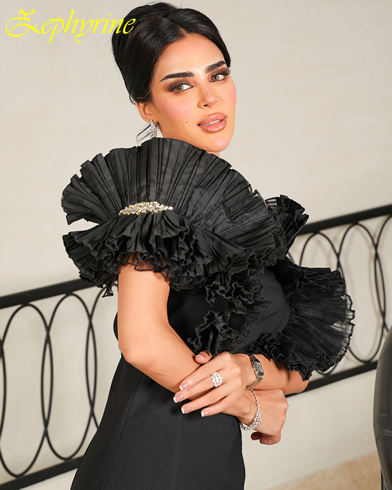 Maßgeschneiderte Meerjungfrau-Abendkleider mit U-Boot-Ausschnitt und kurzen Ärmeln, elegantes Abendkleid, modische, maßgeschneiderte Anlasskleider, moderne, zarte Promi-Kleider