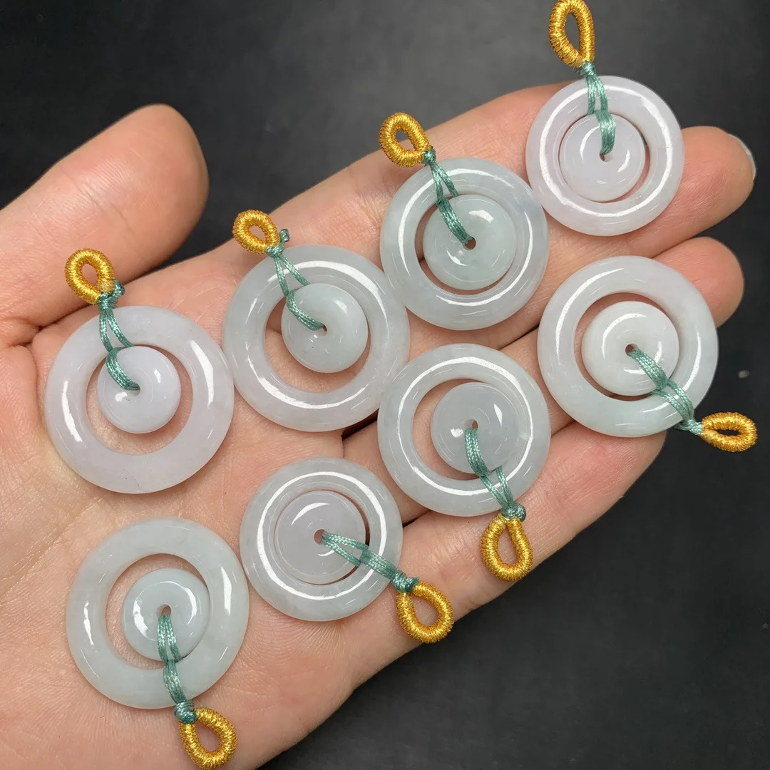 Jade Sub-mother Buckle A Goods, Jadeite Old Pit Ice Glutinous Seeds, Small Pendant, Sub-mother Safe Buckle Jade
