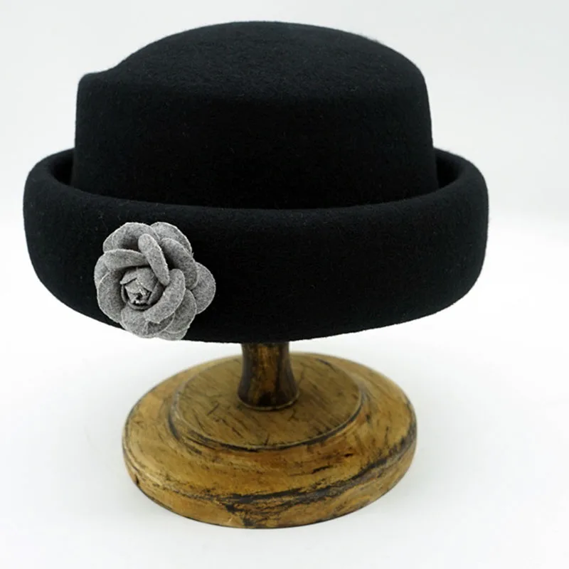 Women Flower Beret Hat Fascinator Wool Felt Hats Ladies Roll Up Brm Pillbox Hat Party Chuech Wedding Dress Derby Hats