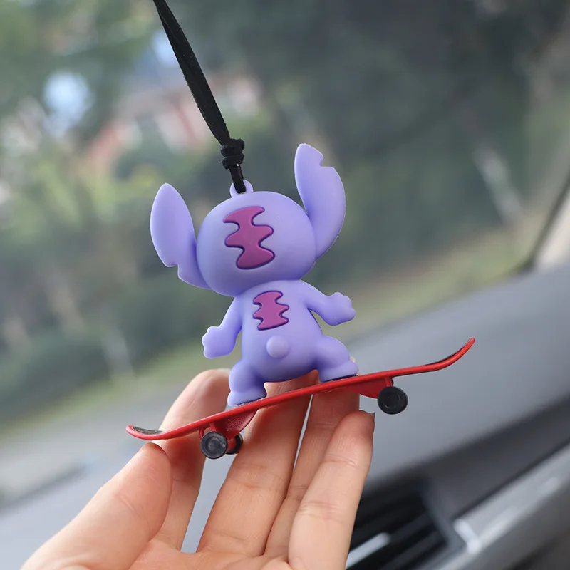 Figura de acción de Anime Disney Stitch, colgante creativo para coche, modelo de acción, accesorios de decoración para espejo retrovisor, cordón de cuero, regalos
