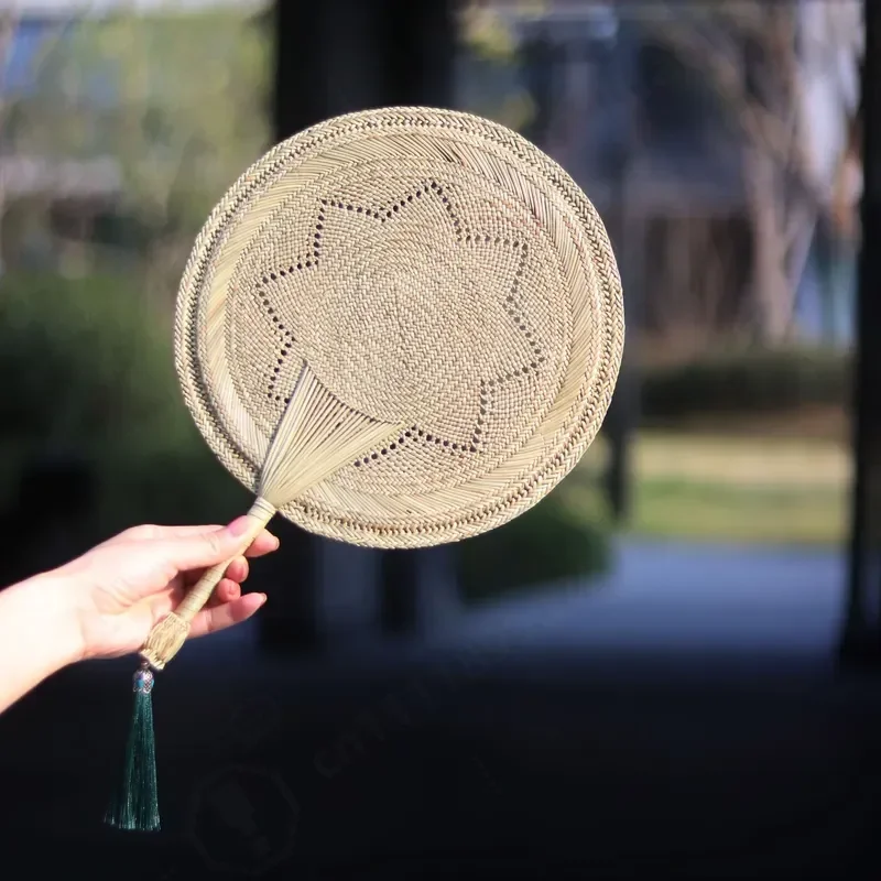 Hand Woven Summer Grass Baby Mosquito Repellent Fan Ancient Chinese Style Hand Cranked Ridge Root Straw Fan