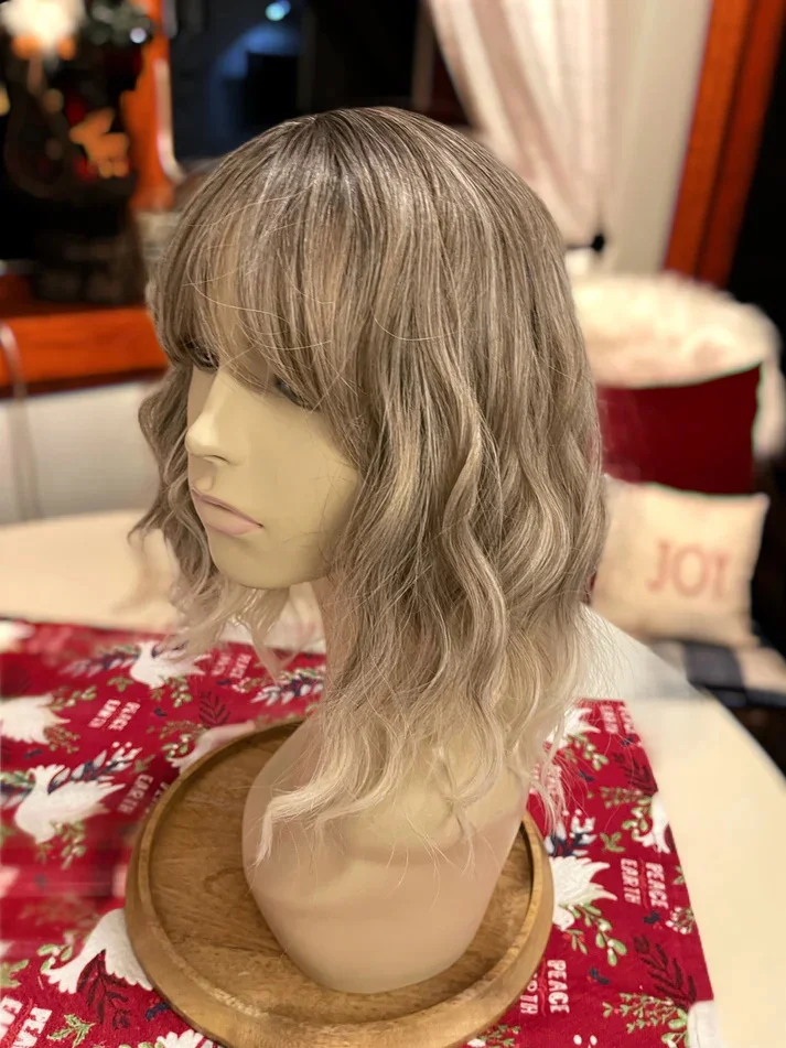 Blonde Beach Wave Wig Short Medium Blonde Wig With Bangs Ash Blonde Highlights Synthetic Fibre Chemo Alopecia Casual Comfy Wig