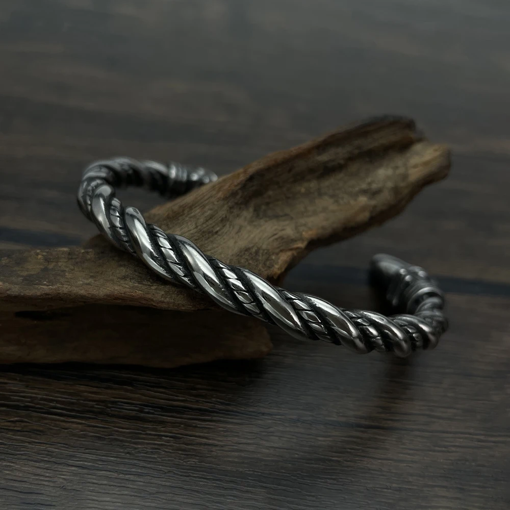 Vintage Viking Eagle Head Bracelet for Men Punk Domineering Stainless Steel Open Bracelet Fashion Amulet Jewelry Gifts Wholesale