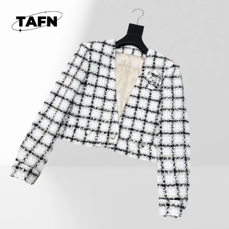 

Flowers Advanced Texture Beautiful and Exquisite Cozy Insulated Vest Jacket for Women for Warmth & Comfort AE0210