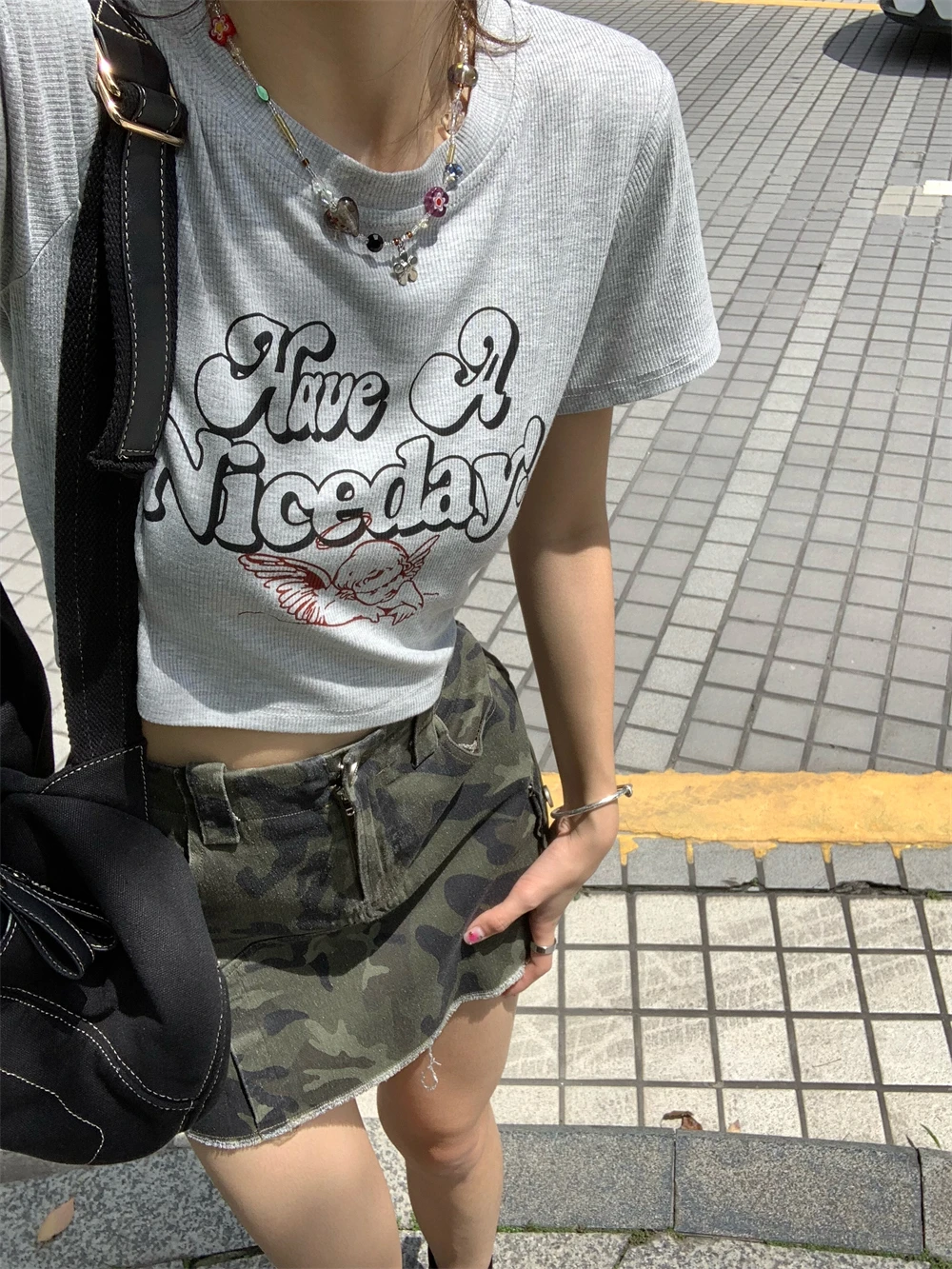 

Юбка А-силуэта с высокой талией и бахромой по низу, камуфляжный принт, для женщин, лето 2025, корейский стиль, модная, средней длины