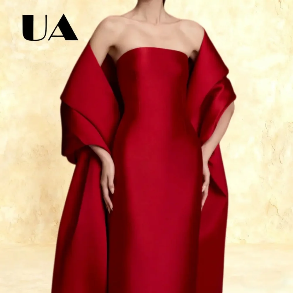 Elegantes langes Etui-Abschlussballkleid mit Umhang, solide Abendkleider in maßgeschneiderter Größe für Frauen, trägerloses, maßgeschneidertes Partykleid aus Satin