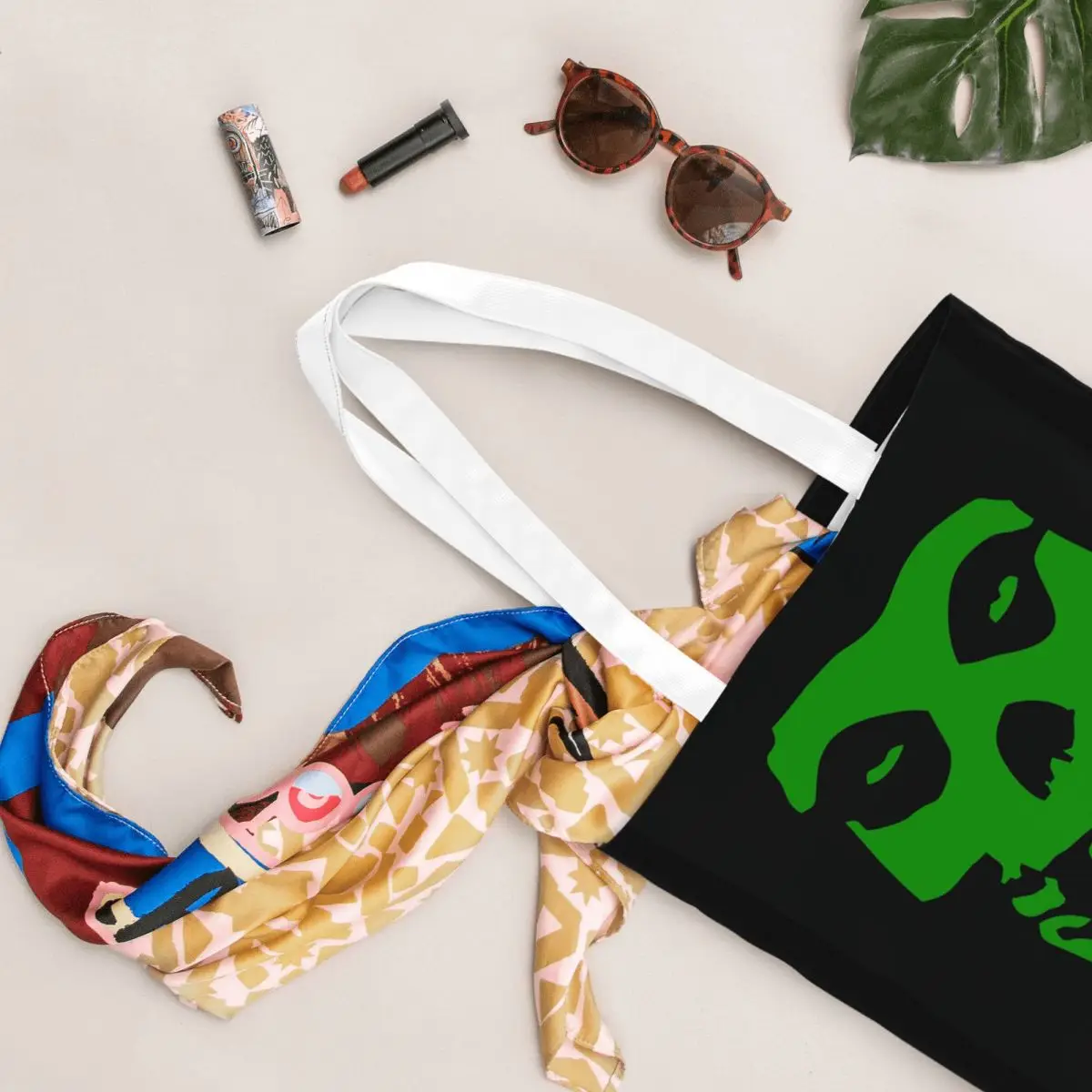 กระเป๋าช้อปปิ้งลายหัวกะโหลก Misfits กระเป๋าผ้าแคนวาสพับได้ กระเป๋าสะพายไหล่สำหรับผู้หญิง กระเป๋าถือสำหรับเดินทาง