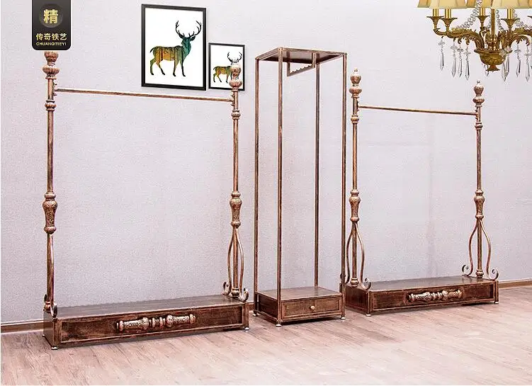 European retro clothing store display rack Iron floor type clothing store women's clothes rack display rack hanger