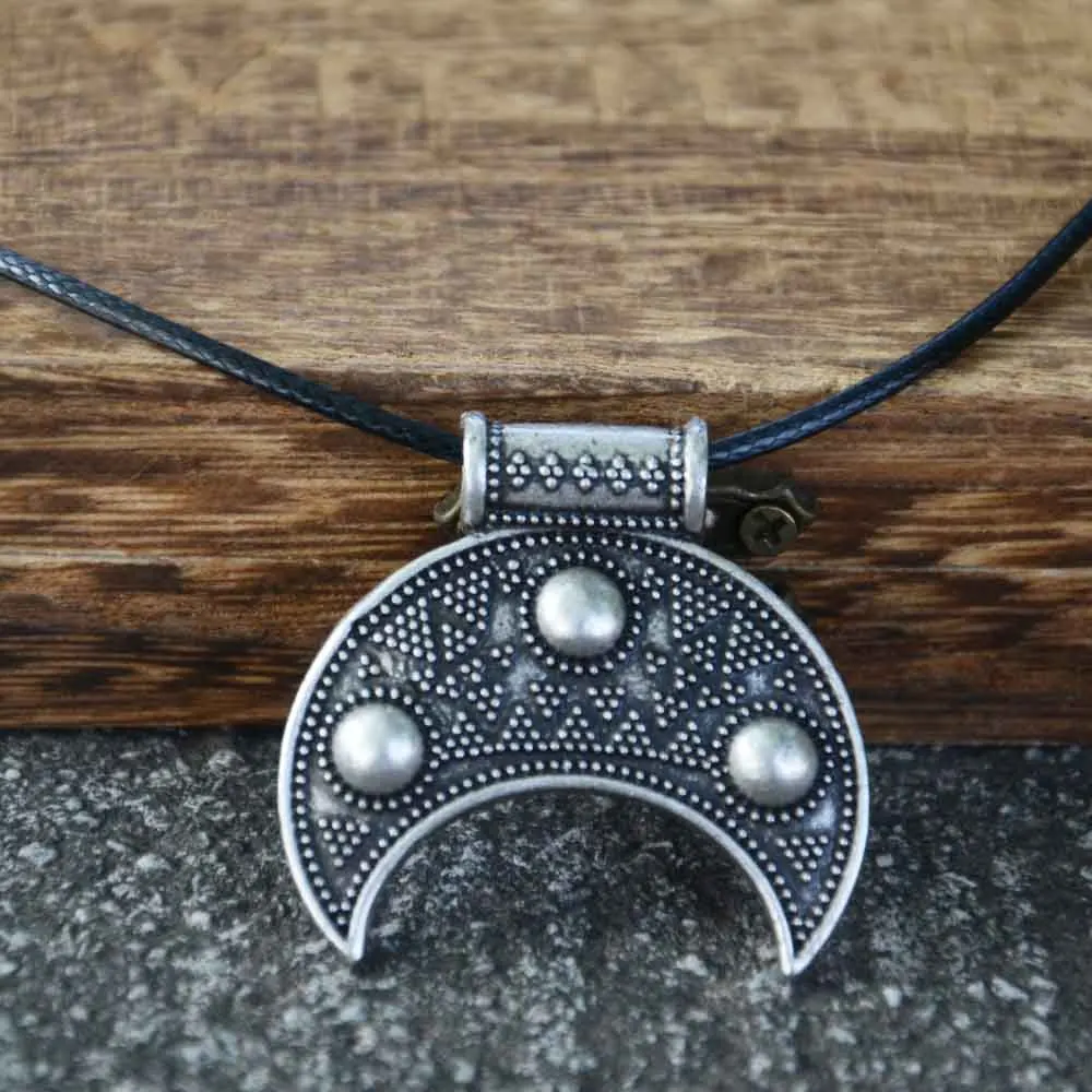 Starożytny słowiański Lunula nordycki amulet żeński wisiorek płodność półksiężyc pogański wiking kobiety naszyjnik talizman biżuteria