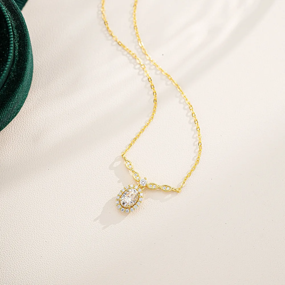 Lumira Creative Oval-shaped Pendant 18K Gold Necklace for Women Minimalist 1 Carat Moissanite Jewelry Women's Collarbone Chain