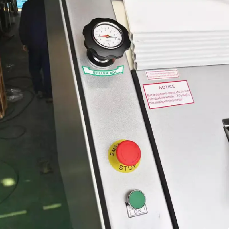 Grande máquina industrial de formação de baguete, máquina comercial de produção de rolo de torradas, máquina formadora de pão