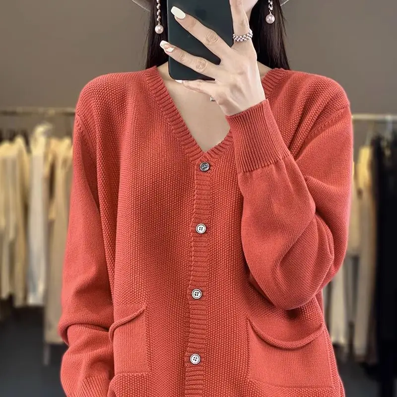 Nuovo cardigan lavorato a maglia per donna giacca corta ampia con scollo a V lavorato a maglia primavera e autunno maglione temperamento a maniche lunghe sottile