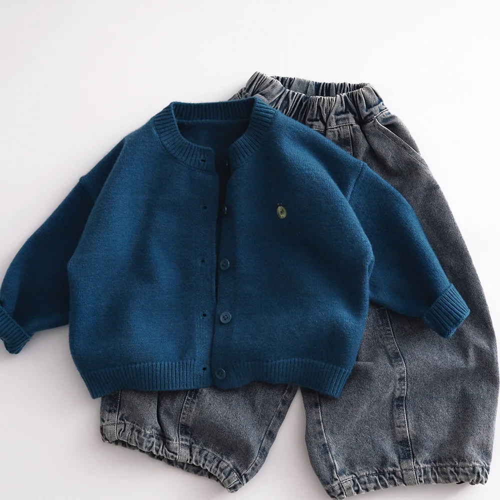 2025 otoño nuevos niños suéter de manga larga abrigo de algodón niñas cárdigan de punto sólido chaqueta de moda para niños prendas de punto informales para niños