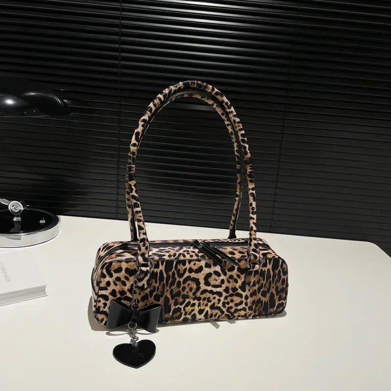 Leopard Fashion PU Shoulder Bags Sense of Luxury Personality Punk Super Cool Armpit Bags for Women 2025 High Quality Hot Trendy