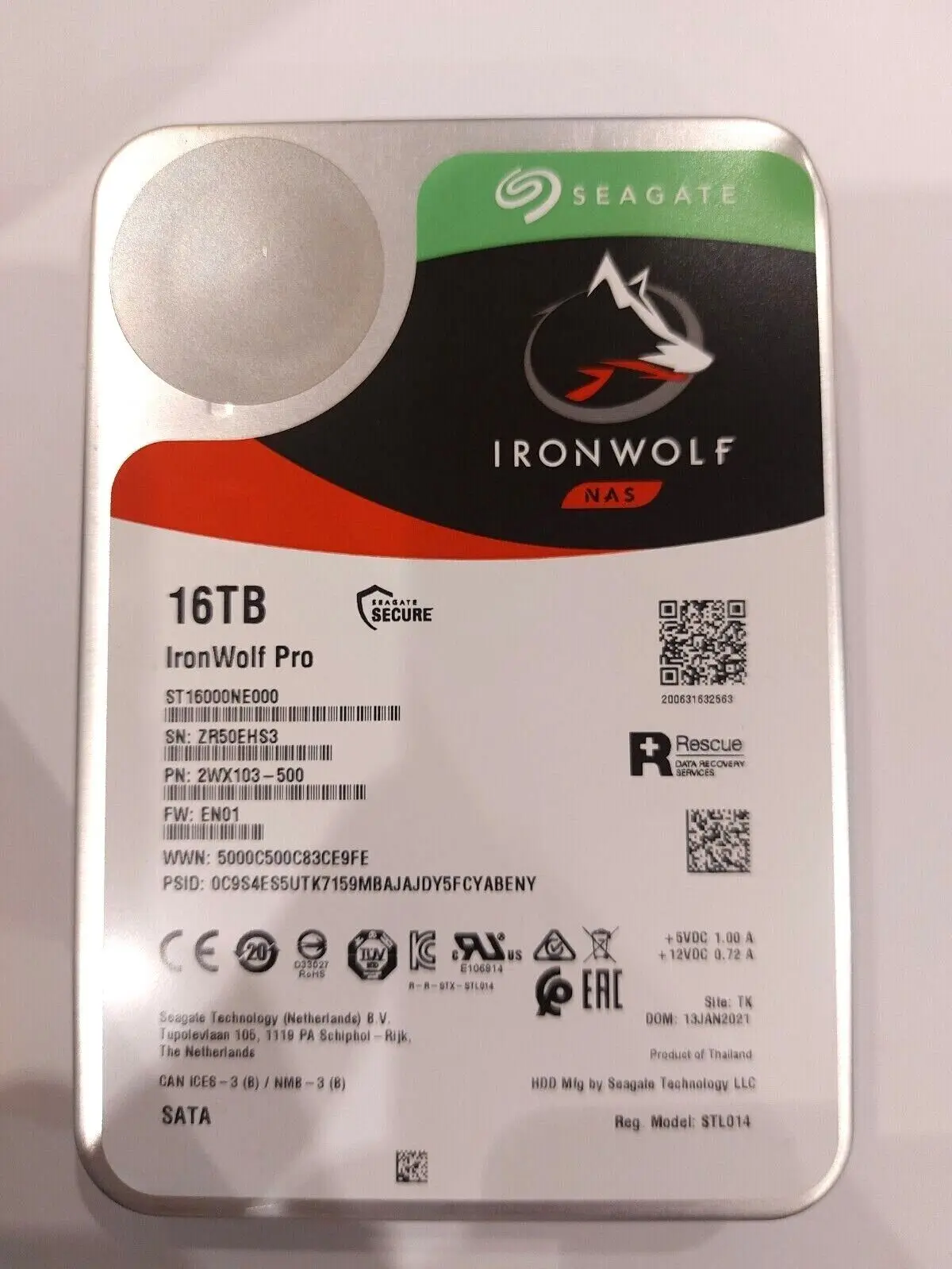 

ST16000NE000 Seagate IronWolf Pro 16 ТБ NAS Жесткий диск 7200 об/мин 256 МБ SATA 6,0 ГБ 3,5 дюйма