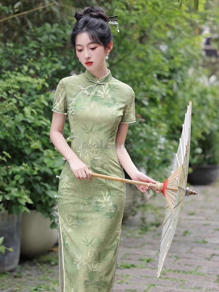 Chinesischer Stil Grünes Bambusblatt-Druckmuster Mädchen Qipao Junge Version Verbesserte Alltagskleidung Chiffon Damen Dünnes Schlankes Langes Sommerkleid