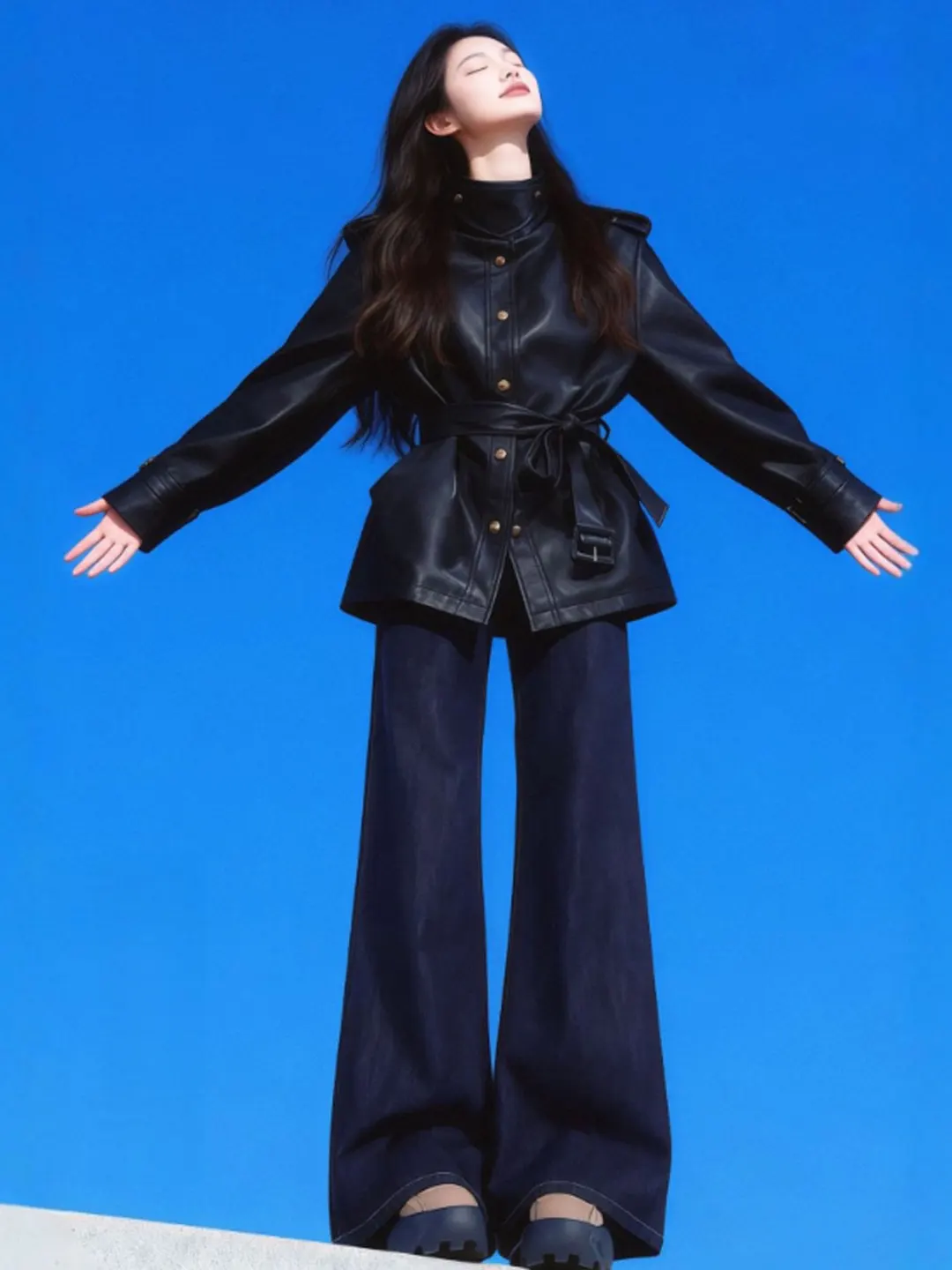Jaqueta Coreana de Couro PU com Cinto, Tendência Primavera 2026, Casaco Longo Moderno para Jovens