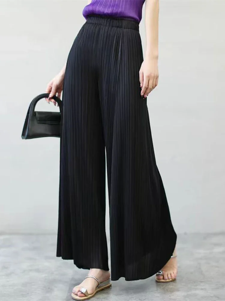 

Miyake Summer New 2025 Casual Women's Simple Trousers Fashion Design Pleated Flared Pants Pure Colour Elastic Waist Loose Peplum