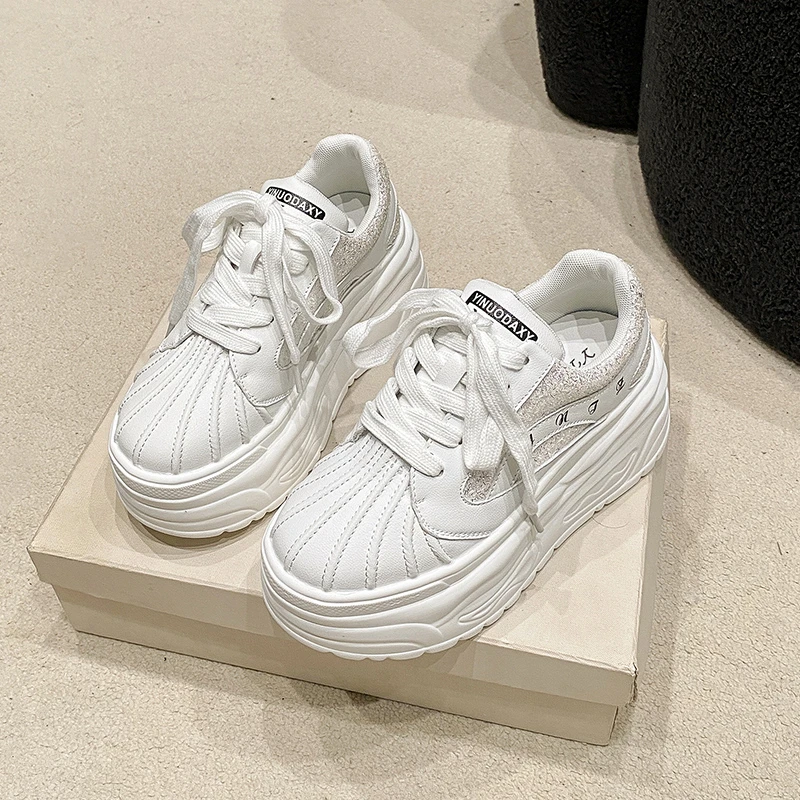 

Массивные кроссовки из микрофибры 8 см, новые осенние повседневные туфли на высокой платформе и танкетке, дышащая удобная спортивная обувь для папы