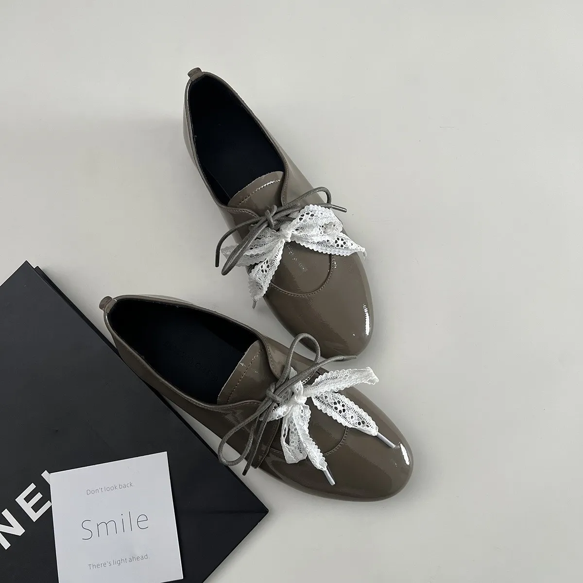 

Women's Genuine Leather Lace-Up Bow Round-Toe Loafers Top Grain Cowhide Flat Shoes Comfortable Slip-On Casual Footwear