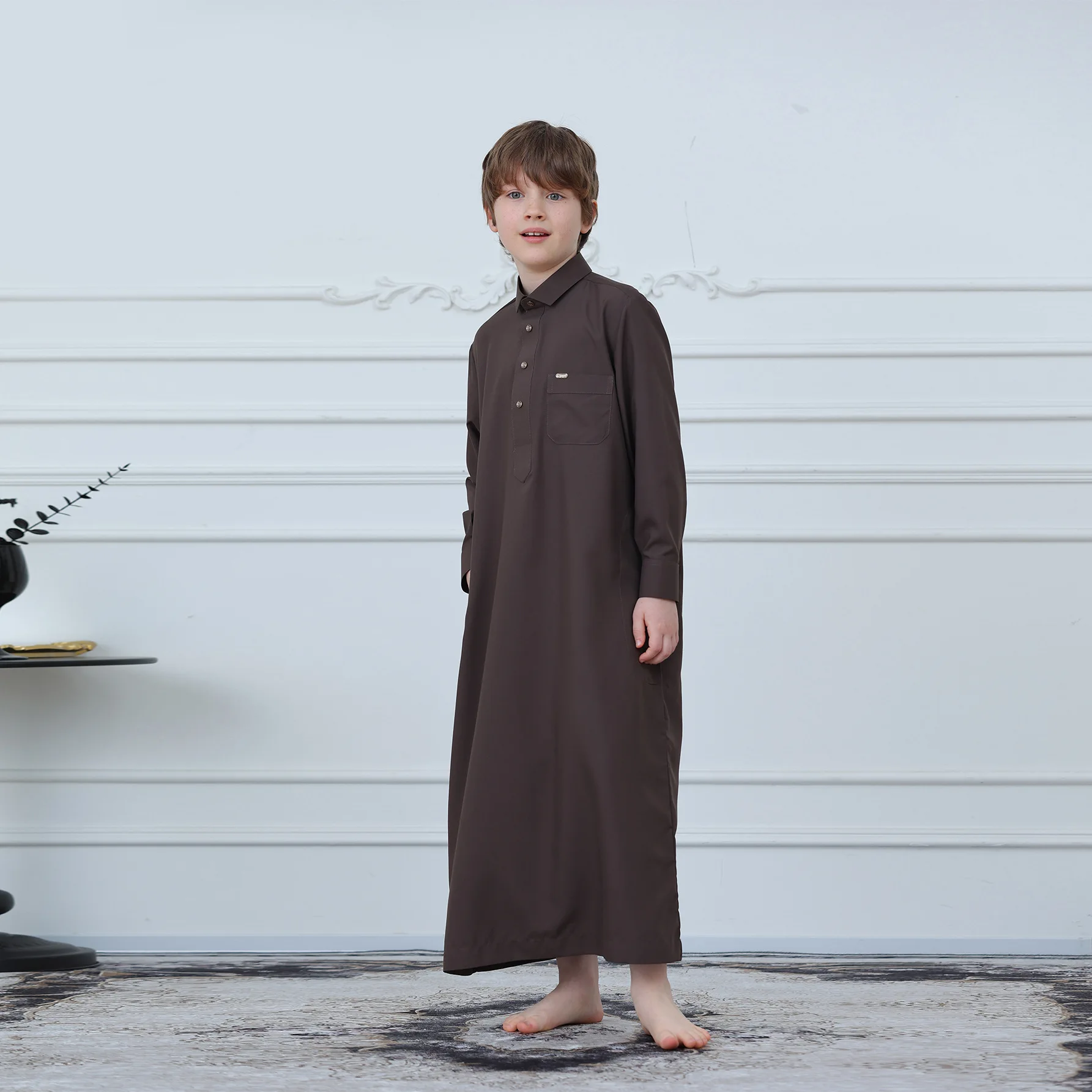 Muslim Kids Boys Jubba Thobe Saudi Robe - close-up view