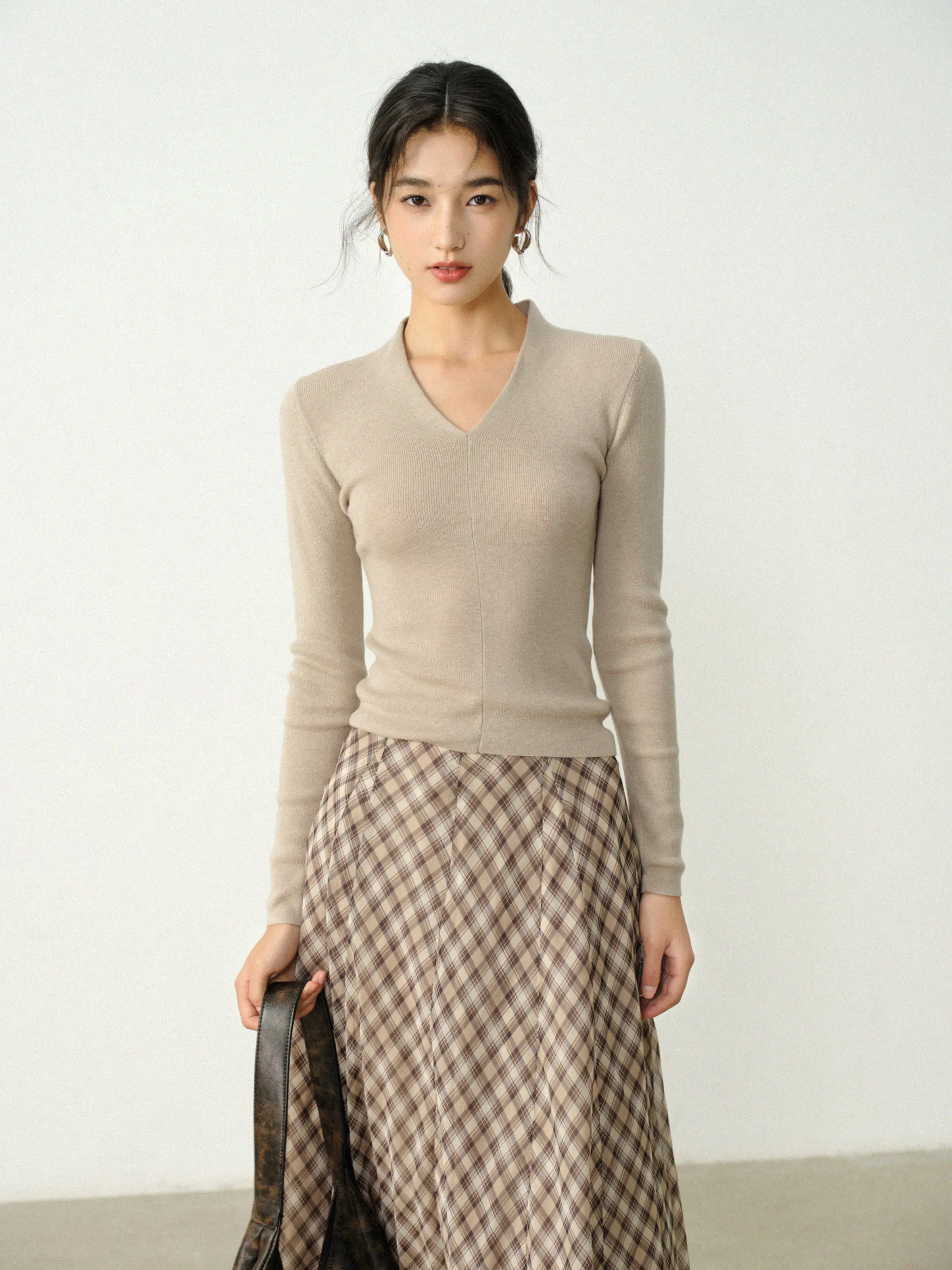 Women Slimming Long Sleeve Top Lady V Neck Slim Fit Knit Top Spring Elegant Layering Base Layer Daily Wear Chic Casual Style