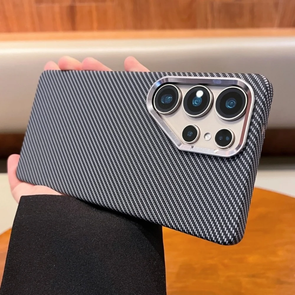 Luxuriöse MagSafe Carbonfaser-Textur-Hülle für Samsung S25 S24 S26 Ultra mit kabellosem Laden, stoßfester Hartcover-Schutzhülle aus Legierung mit Linsenschutz – Detail 7