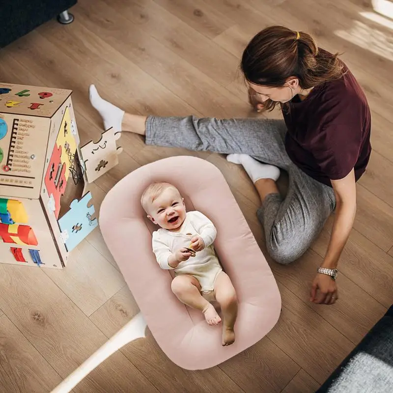 Bantal bayi baru lahir, tempat tidur pembentuk bayi dapat dilipat dapat disesuaikan anti-guling sisi bantal tidur posisi menenangkan